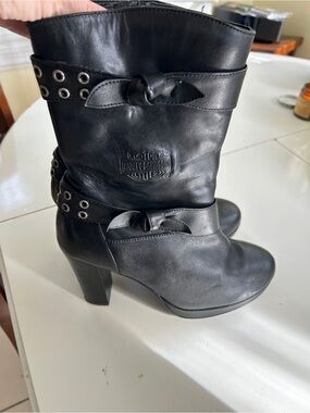Harley-Davidson Black Leather Mid-Calf Heeled Boots with Grommet Strap